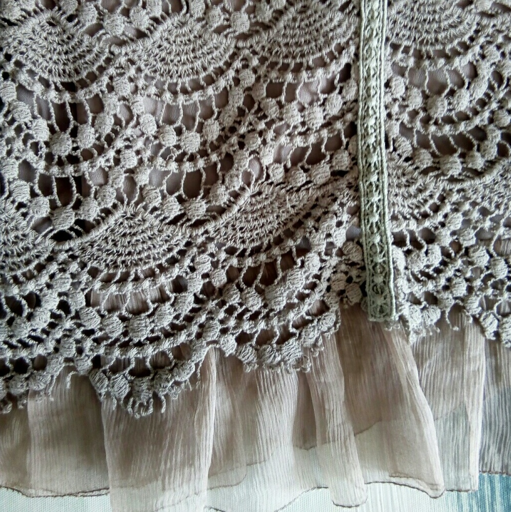 Blue tassel sold @Anthropologie crochet skirt - Picture 3 of 7